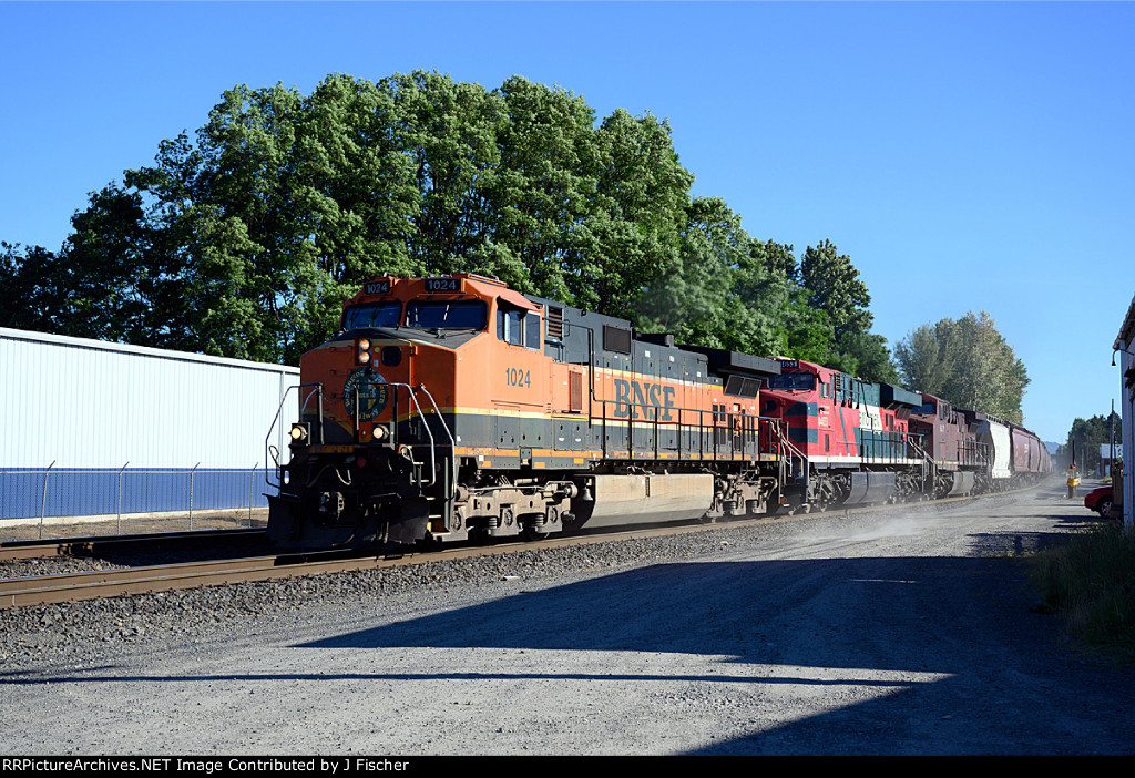 BNSF 1024